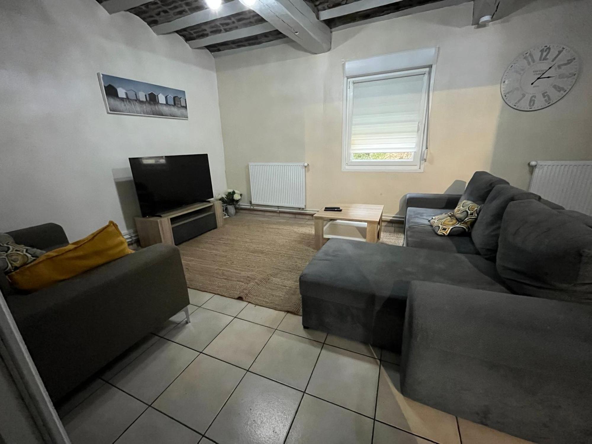 Appartement De Charme 40M2 Proche Centre Hospitalier Valenciennes Buitenkant foto
